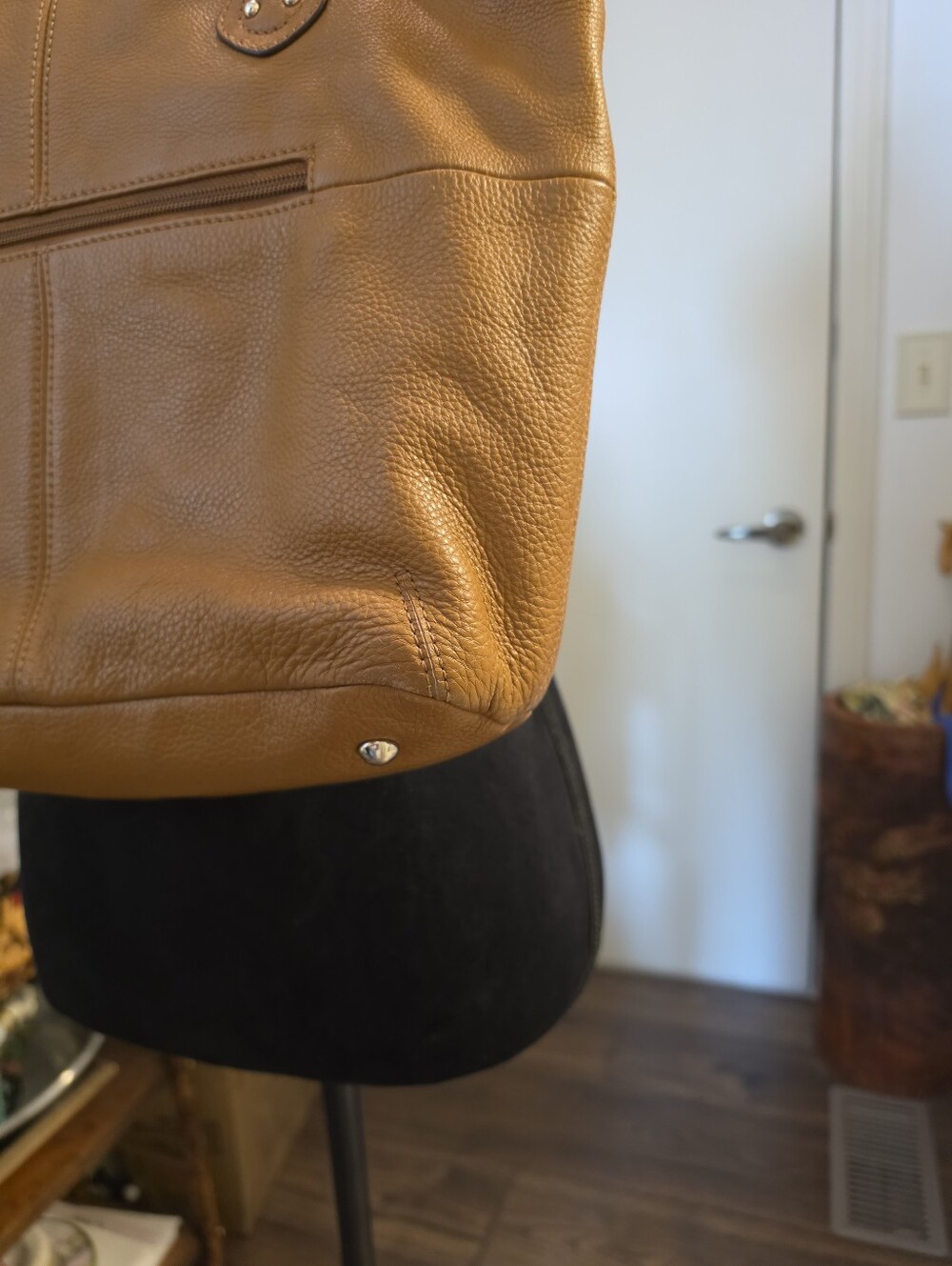 Genuine Leather Tignanello Tote Bag in Warm Tan - Classic Women's Shoulder Bag - Picture 9 of 9